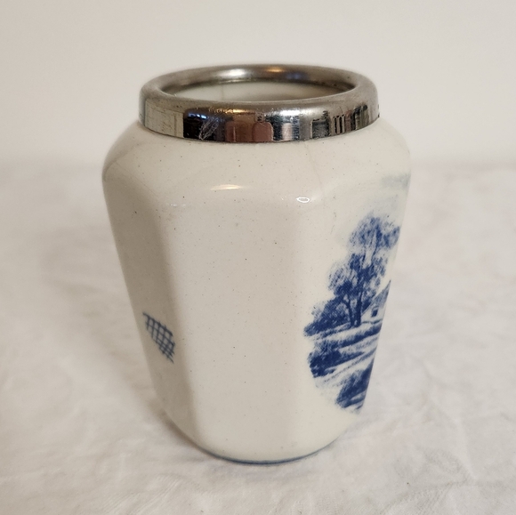 Delft Blue Bud Teaspoon Vase - Picture 3 of 7